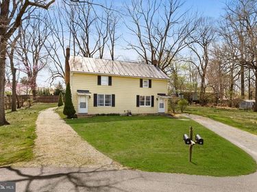 9 BURKE CIRCLE , HAMILTON, VA 20158