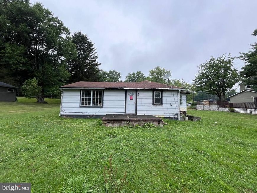 132 Thomas Road, New Castle, PA 16101 Main Photo