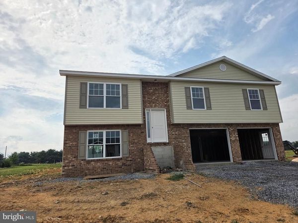 258 GROVE DRIVE , SHIPPENSBURG, PA 17257