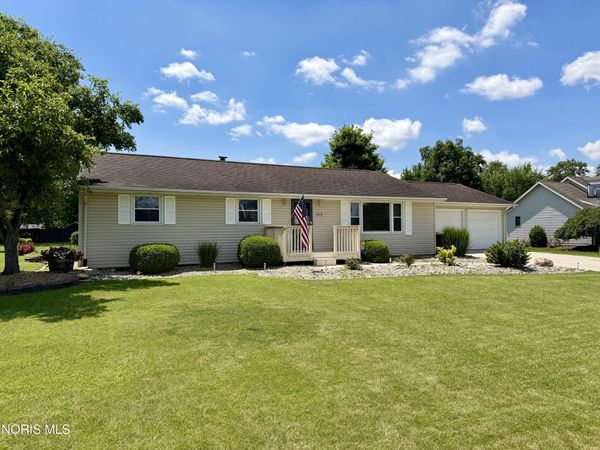 103 Monterey Road , Defiance, OH 43512