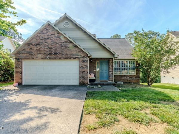 738 Colony Village Way, Knoxville, TN 37923