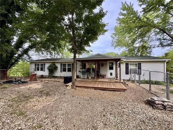 9534 Lakeview Drive, Ozawkie, KS 66070