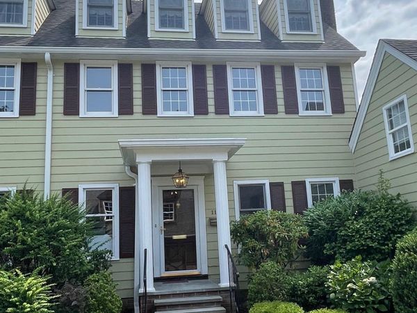 11 Duke Of Gloucester, Manhasset, NY 11030