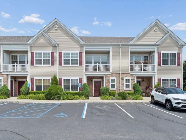 17 Strangford Court, Unit 109, Oceanside, NY 11572