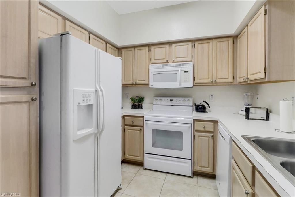 23600 Walden Center Dr , Unit 304, Estero, FL 34134 Photo