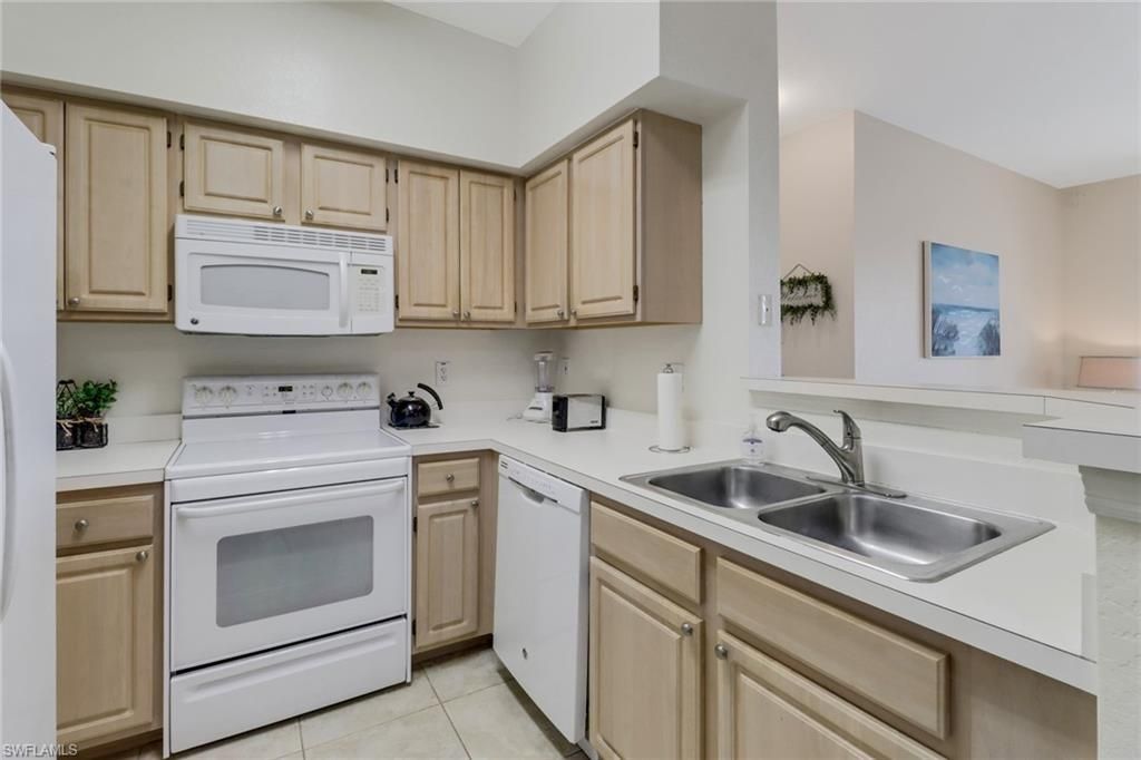 23600 Walden Center Dr , Unit 304, Estero, FL 34134 Photo