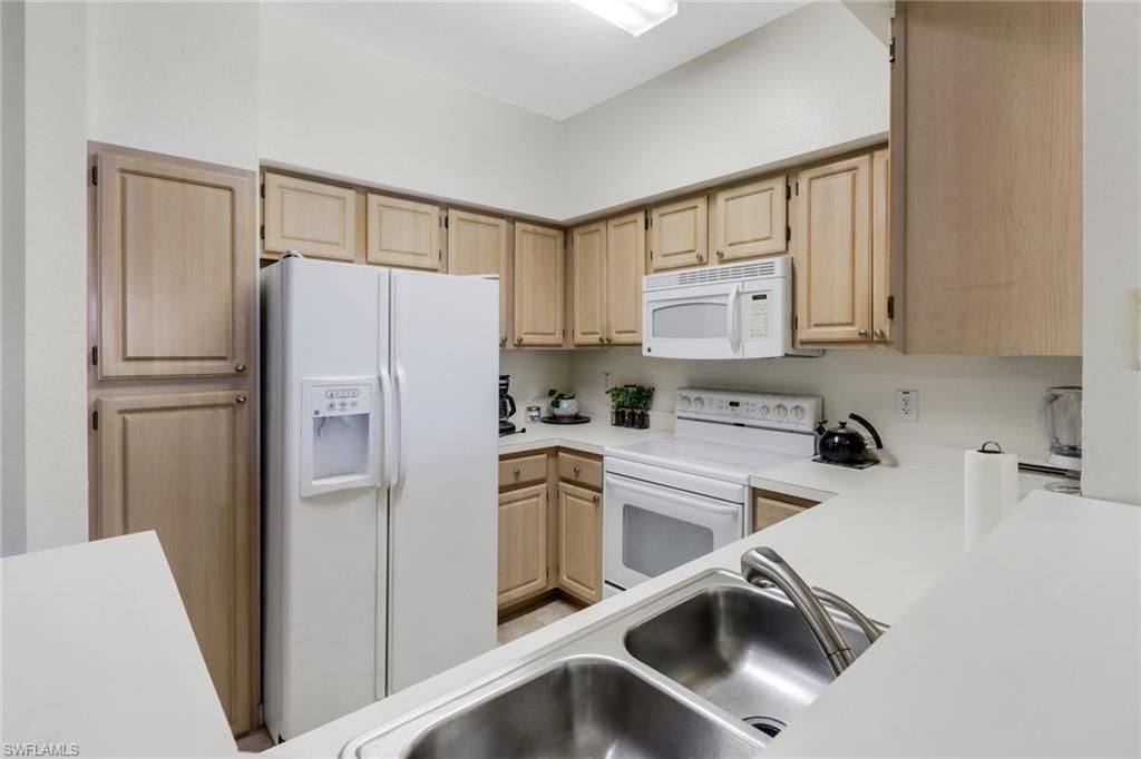 23600 Walden Center Dr , Unit 304, Estero, FL 34134 Photo