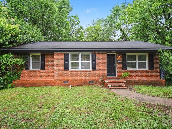 3700 Sargeant Drive , Charlotte, NC 28217