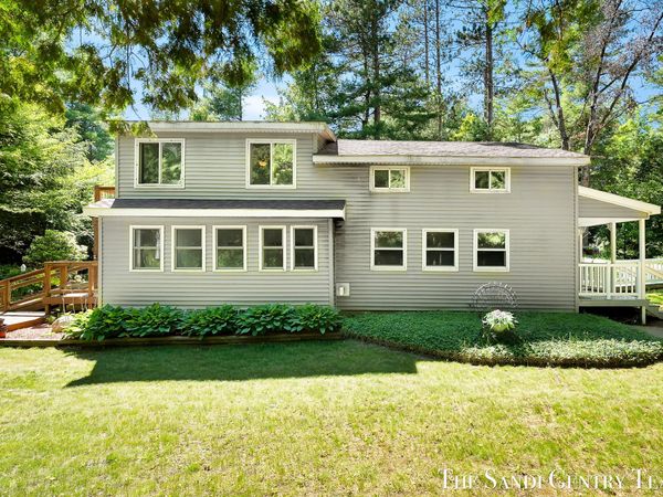 1360 E Bigelow Creek Trail, Newaygo, MI 49337