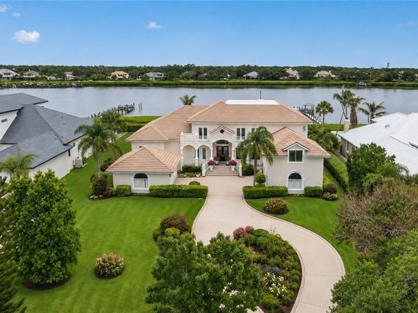8020 S Seacrest Drive, Vero Beach, FL 32963