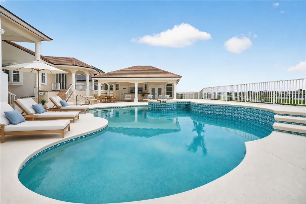8020 S Seacrest Drive, Vero Beach, FL 32963 Photo