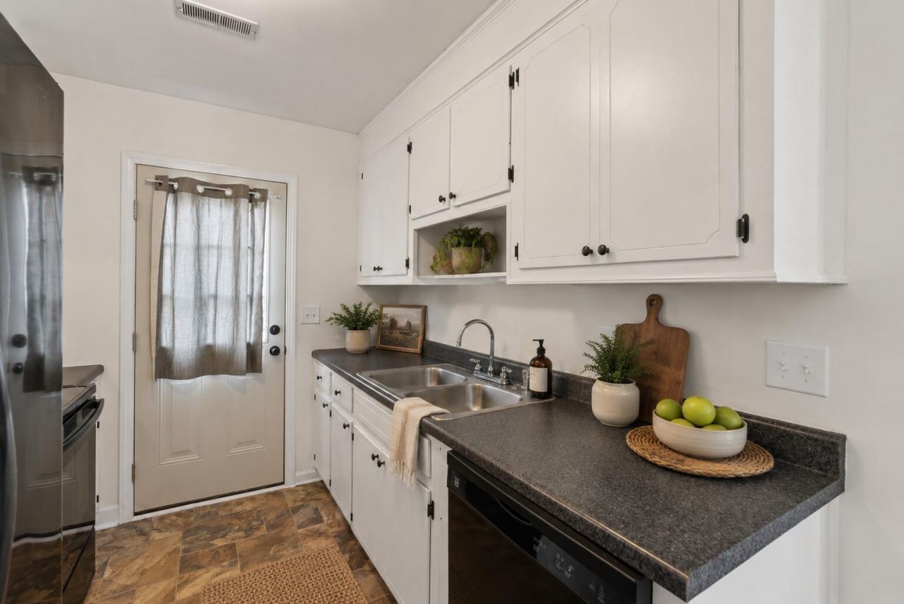 101 Lacey Court Photo 10
