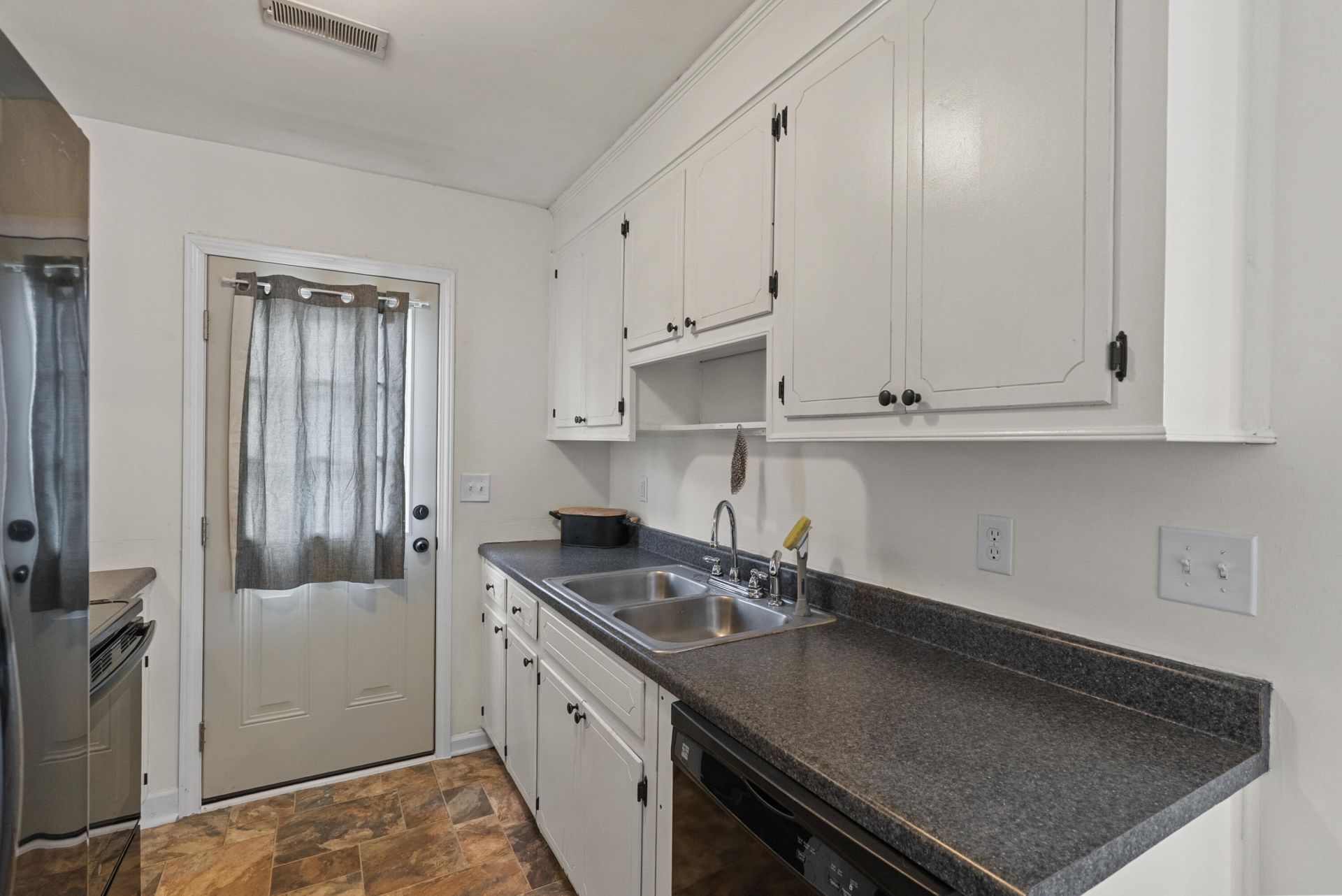 101 Lacey Court Photo 11
