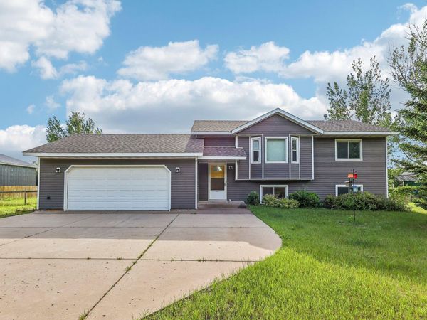 40042 Harvester Avenue, North Branch, MN 55056