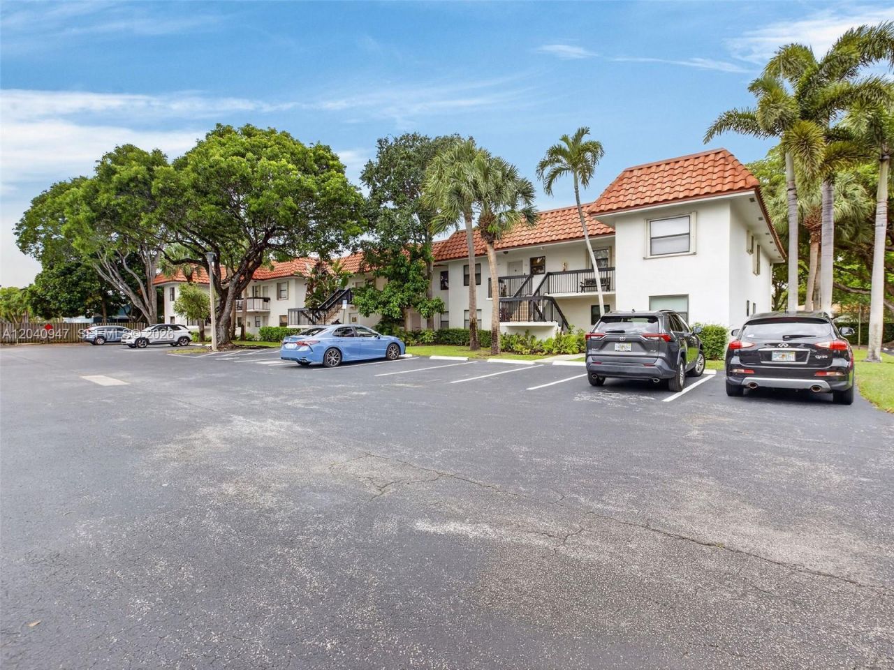 15718 E Waterside Cir , Unit 105, Sunrise, FL 33326 Photo