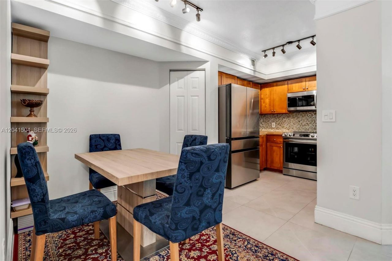1723 SW 2nd Ave, Unit 607, Miami, FL 33129 Photo