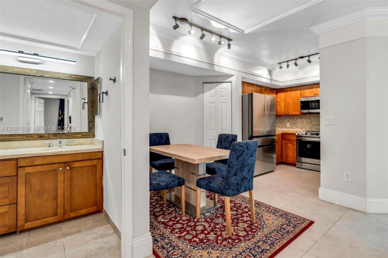 1723 SW 2nd Ave, Unit 607, Miami, FL 33129 Photo