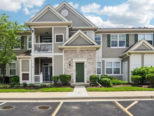 2220 Aurora Drive , Unit 23, Pingree Grove, IL 60140