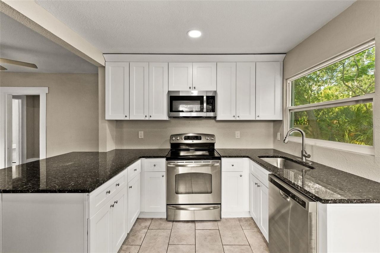 2329 7 Street S, Saint Petersburg, FL 33714 Photo