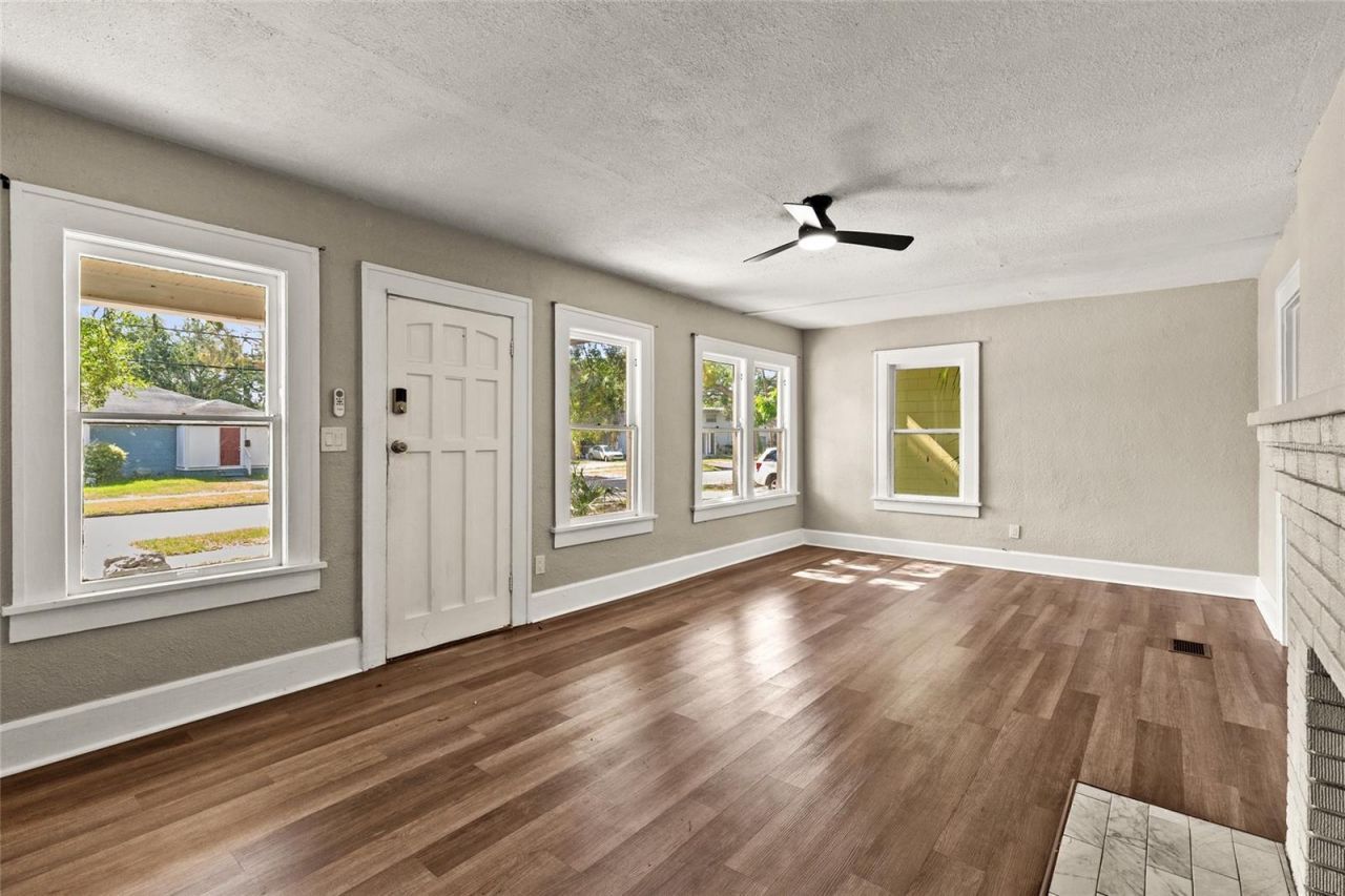 2329 7 Street S, Saint Petersburg, FL 33714 Photo