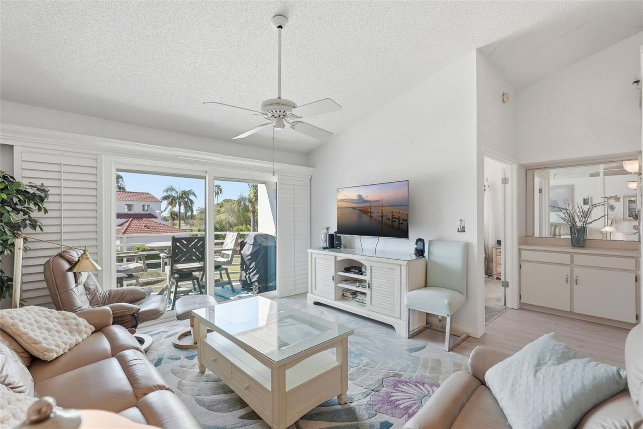 6011 Bahia Del Mar Boulevard, Unit 252, Saint Petersburg, FL 33715 Photo