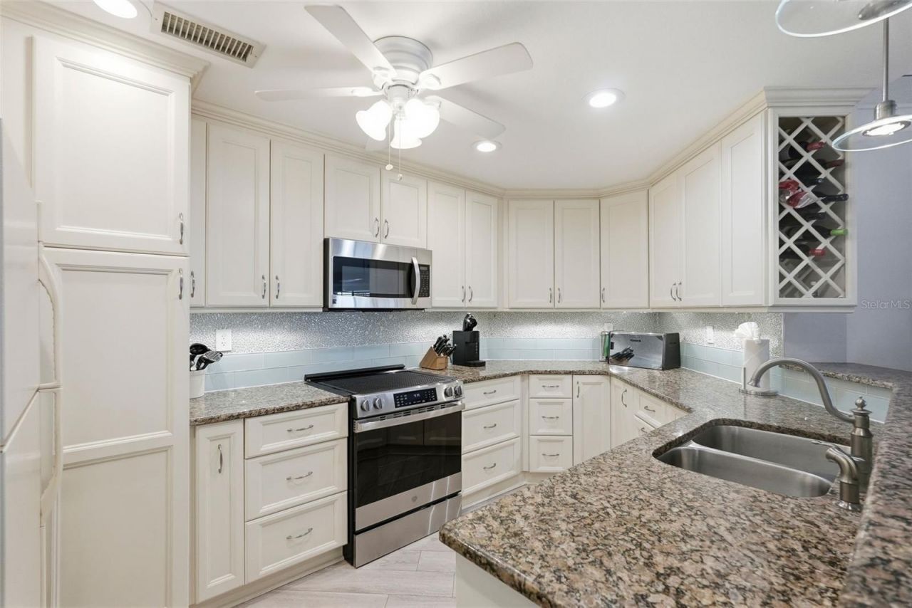 6011 Bahia Del Mar Boulevard, Unit 252, Saint Petersburg, FL 33715 Photo