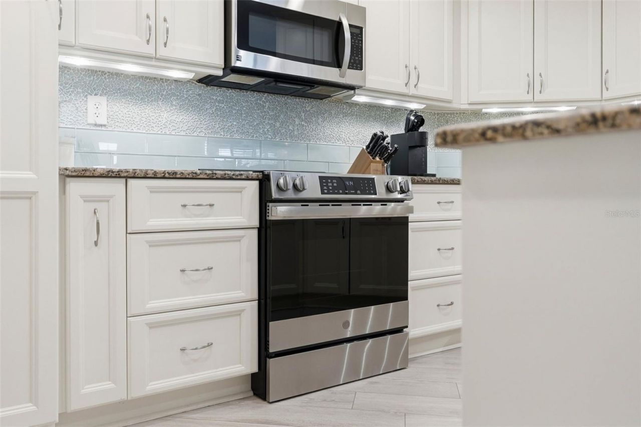 6011 Bahia Del Mar Boulevard, Unit 252, Saint Petersburg, FL 33715 Photo