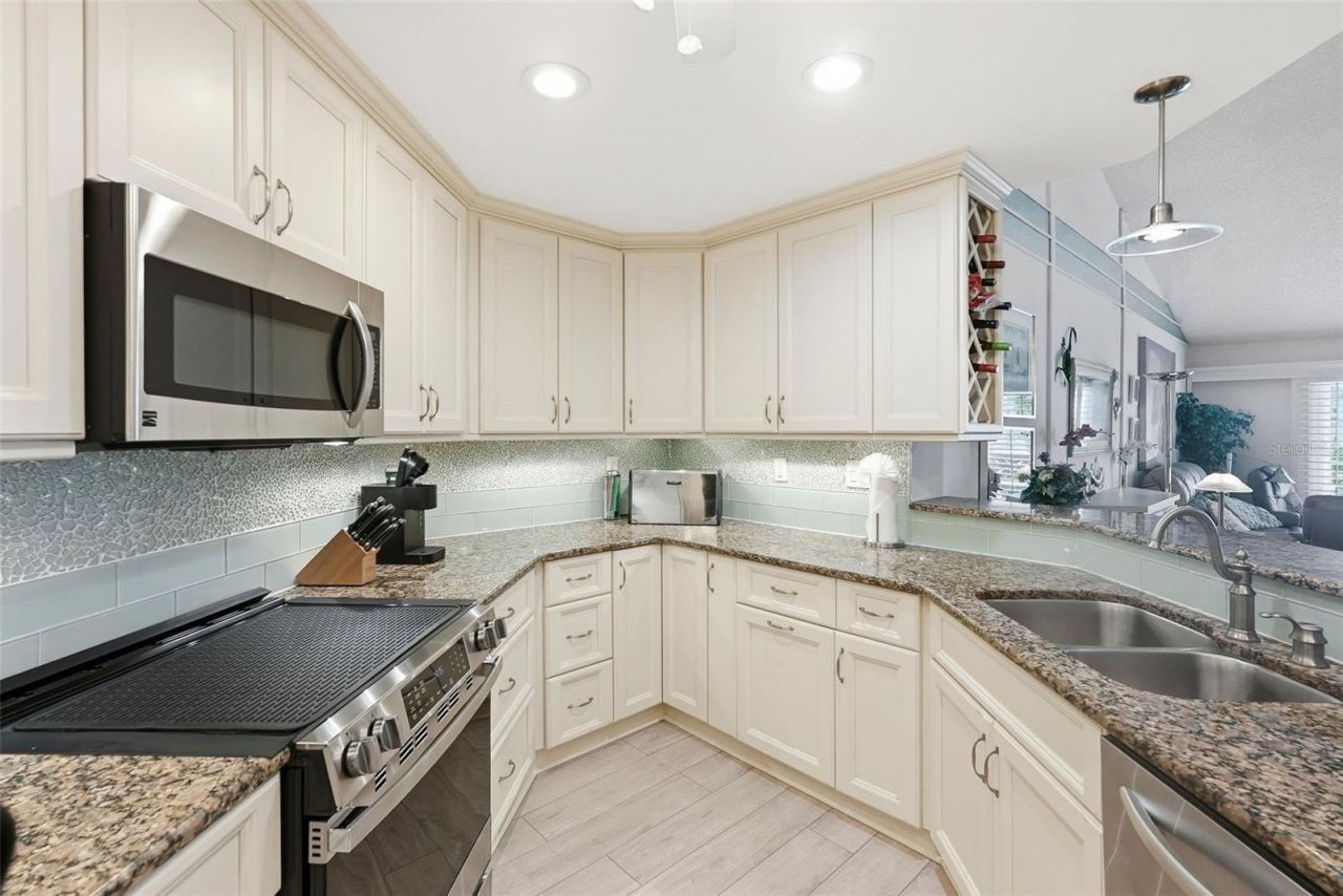 6011 Bahia Del Mar Boulevard, Unit 252, Saint Petersburg, FL 33715 Photo
