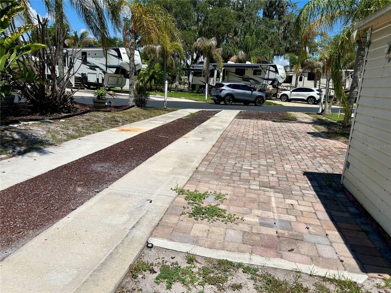 2928 Birdie Drive , Bowling Green, FL 33834 Photo