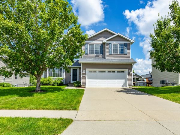 645 SE Pleasant View Drive, Waukee, IA 50263