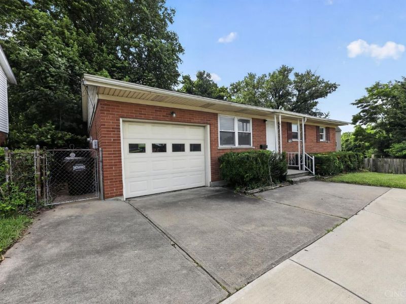 9192 Pippin Road, Colerain Township, OH 45251 Photo 2
