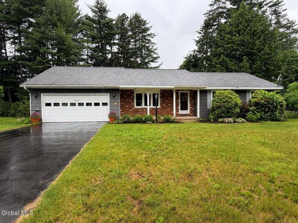 14 Crownwood Lane, Queensbury, NY 12804