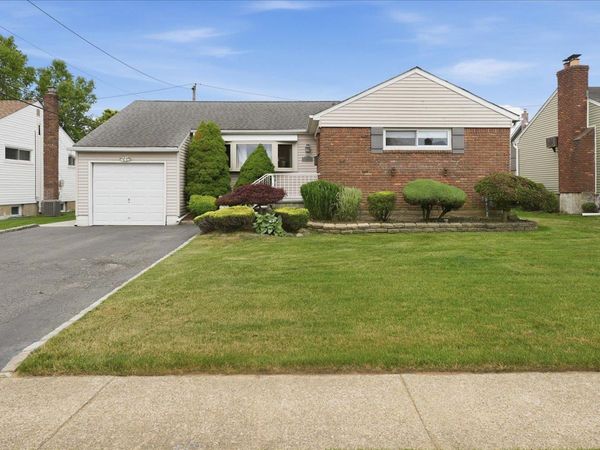 45 Margaret Road , Massapequa, NY 11758