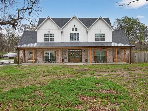 900 N 4389 Lane , Pryor, OK 74361