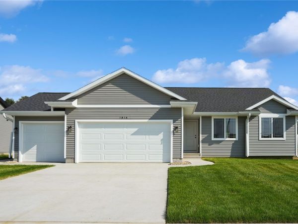 1814 Shady Grove Road SW, Cedar Rapids, IA 52404