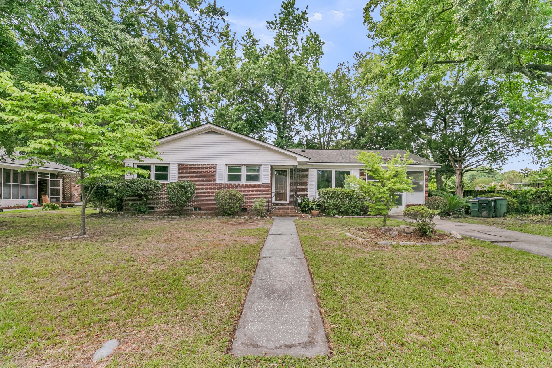 1221 Byron Road Photo 1