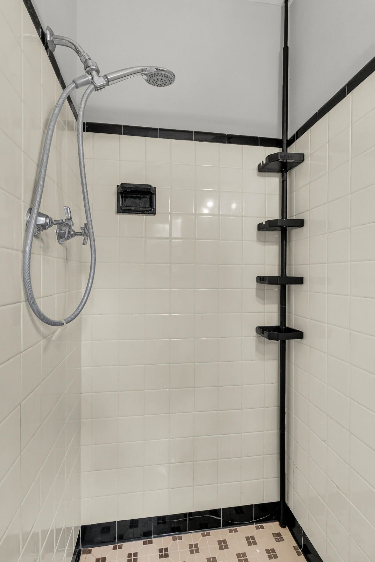 1221 Byron Road Photo 11