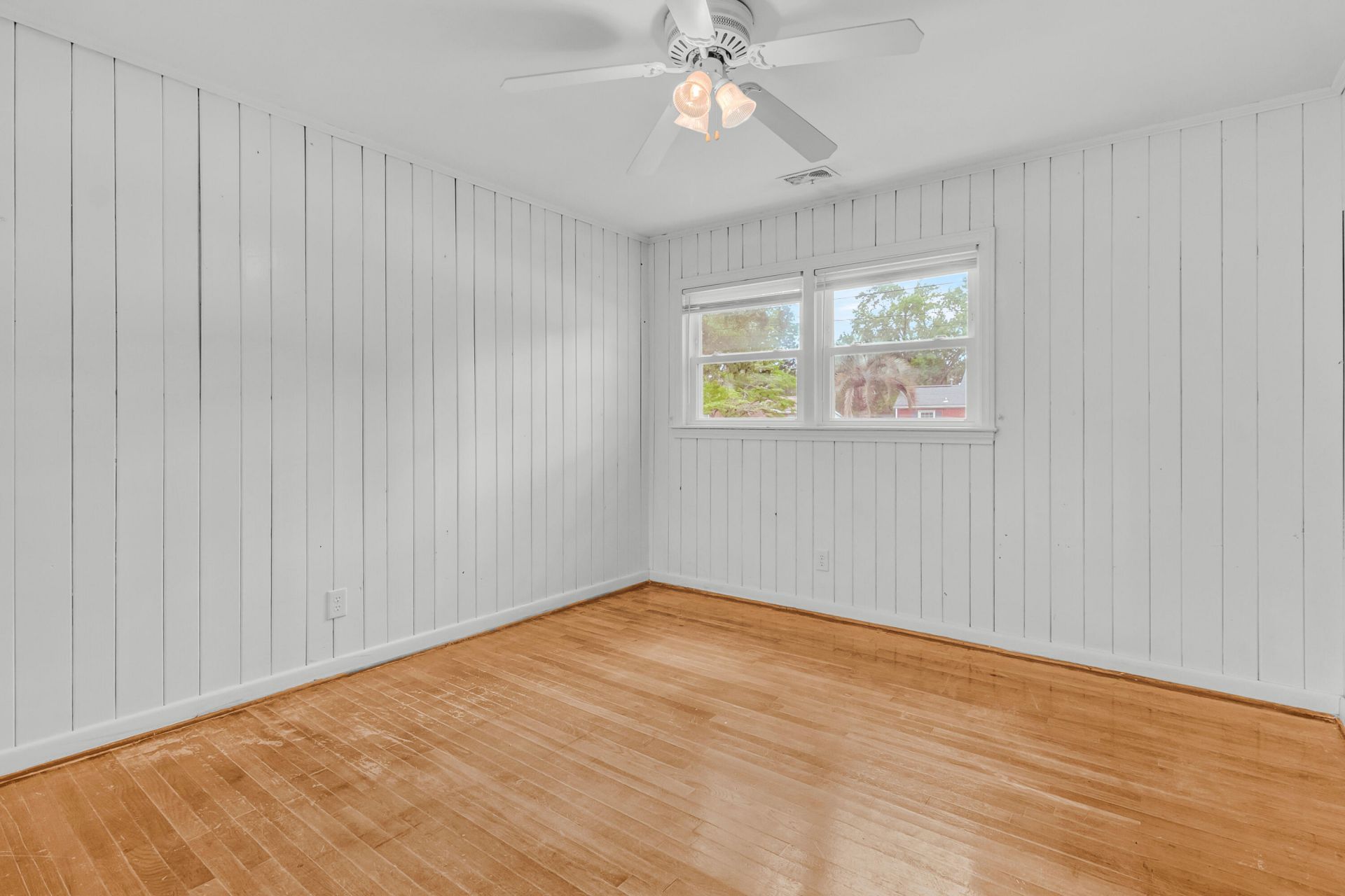 1221 Byron Road Photo 14