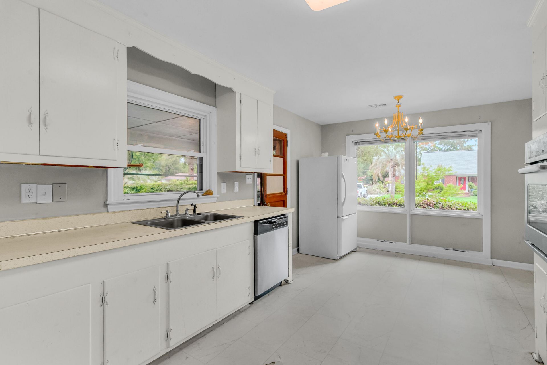 1221 Byron Road Photo 20