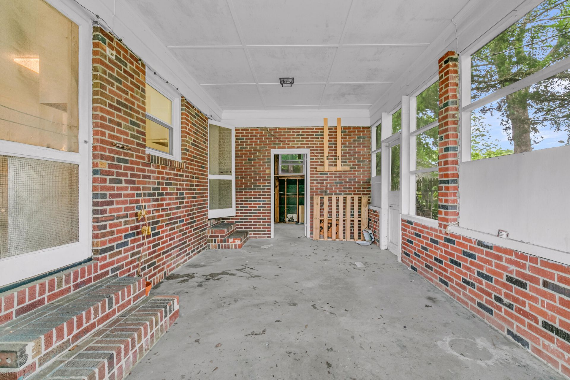 1221 Byron Road Photo 4