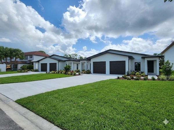 26571 Robin WAY, BONITA SPRINGS, FL 34135