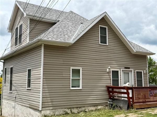 904 Vine Street, St Joseph, MO 64503