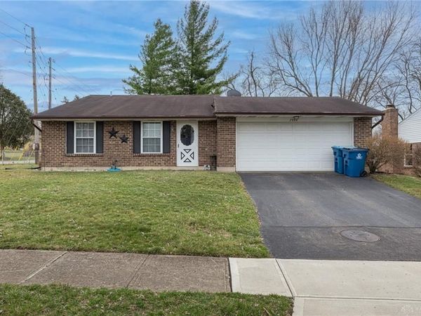 7994 Rustic Woods Drive, Huber Heights, OH 45424