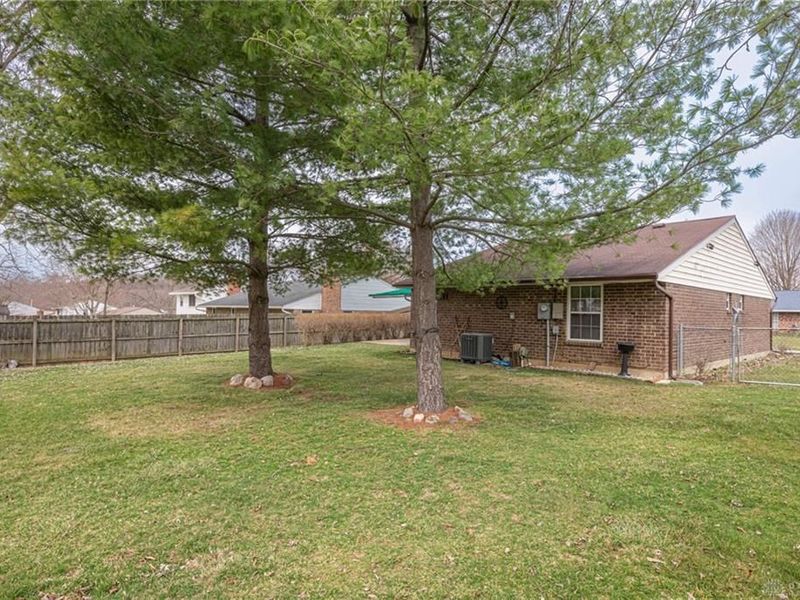 7994 Rustic Woods Drive, Huber Heights, OH 45424 Photo 22