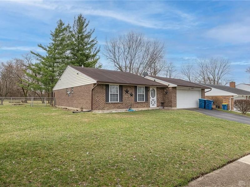 7994 Rustic Woods Drive, Huber Heights, OH 45424 Photo 23