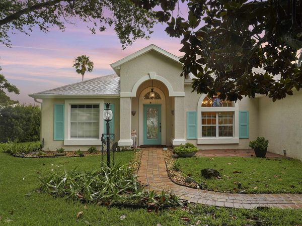 789 Captains Dr, St Augustine, FL 32080