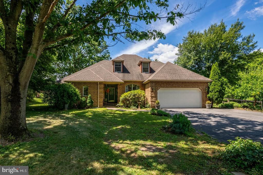 358 CHALET DRIVE, BERNVILLE, PA 19506