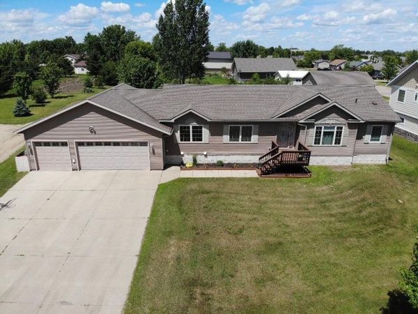 708 Irving Avenue SW, Wadena, MN 56482