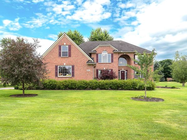8757 Sydney Drive, Saline, MI 48176