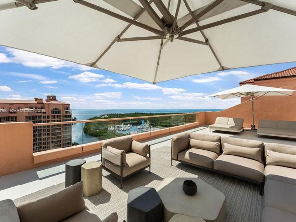 60 Edgewater Dr, Unit TS-D, Coral Gables, FL 33133
